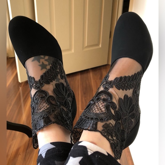 Boots; Lace Midfoot; Block Heel; Fabric Upper; Back Zipper; Black - Picture 5 of 9